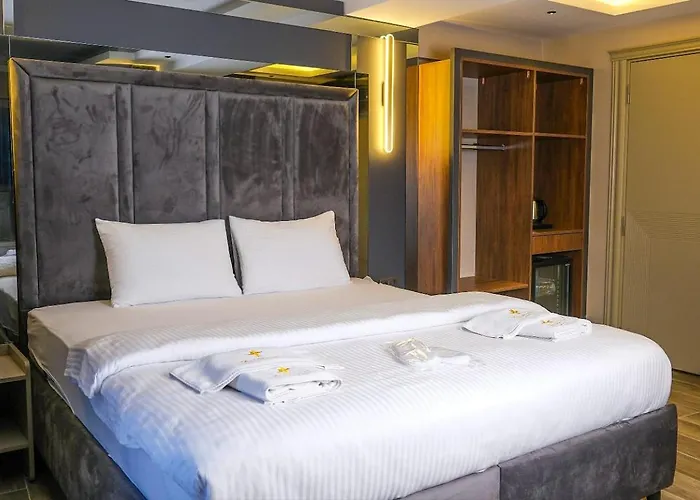 Talles * Σμύρνη